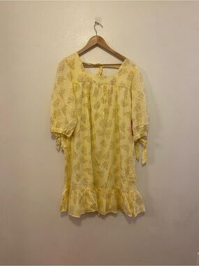Ivy City Co Yellow Floral Tie-Sleeve Dress